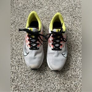 Women’s Nike Quest